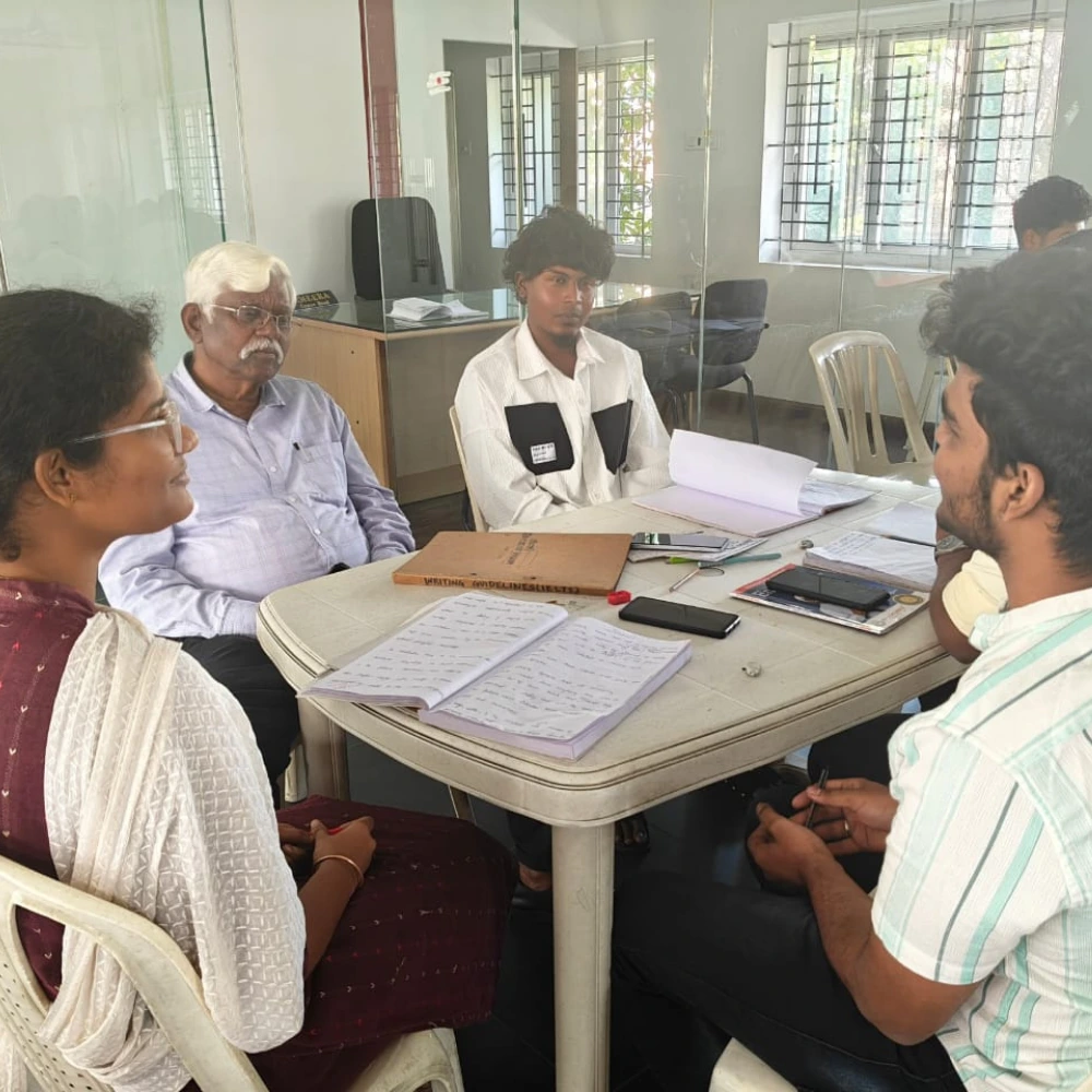 Col’s Calibre founder guiding students to correct Common IELTS Mistakes in IELTS preparation